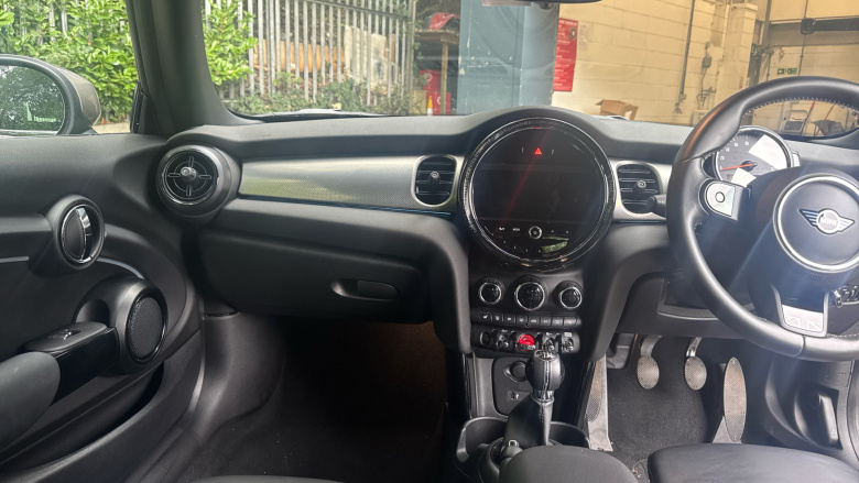 MINI Hatchback 2.0 Cooper S Exclusive 3dr Petrol Hatchback